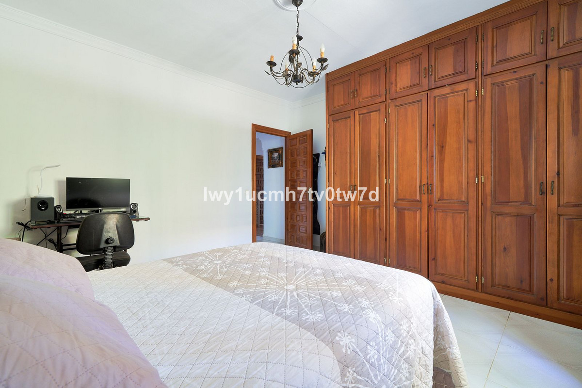 Se vende Villa - Chalet de 4 dormitorios en Costa Del Sol, Málaga, España
