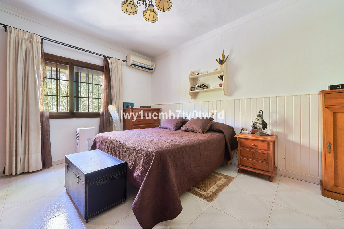 Se vende Villa - Chalet de 4 dormitorios en Costa Del Sol, Málaga, España