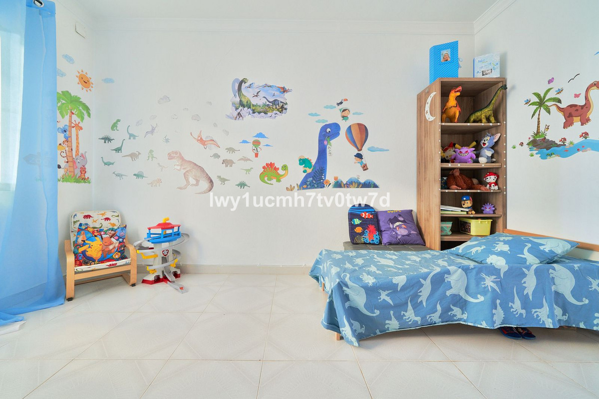 Se vende Villa - Chalet de 4 dormitorios en Costa Del Sol, Málaga, España