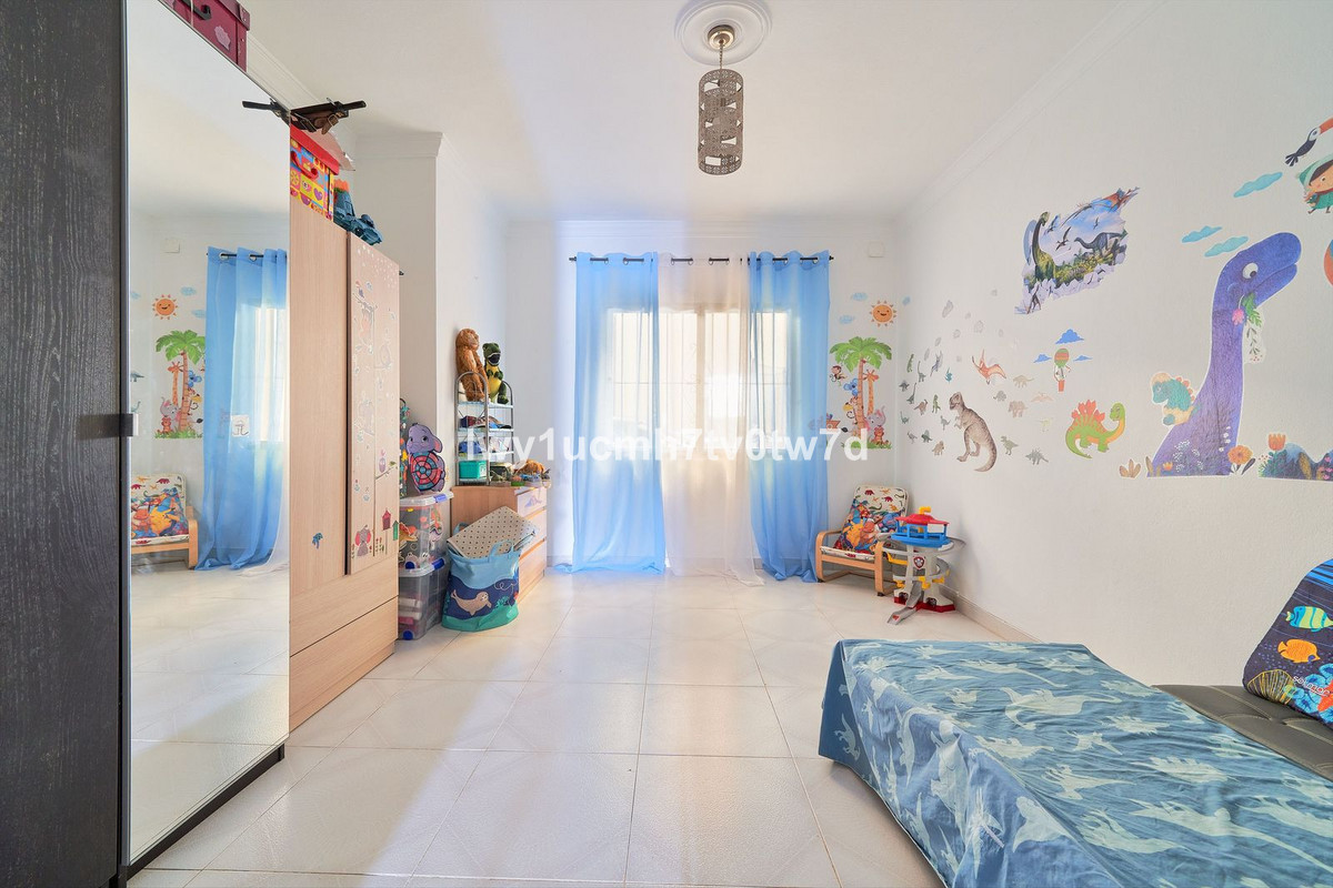 Se vende Villa - Chalet de 4 dormitorios en Costa Del Sol, Málaga, España