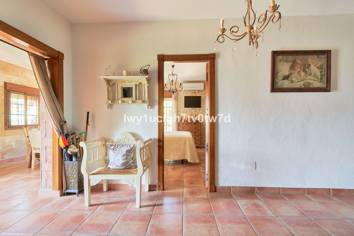 Se vende Villa - Chalet de 4 dormitorios en Costa Del Sol, Málaga, España