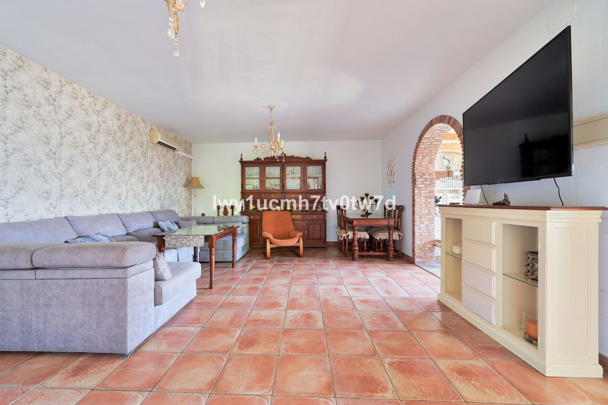 Se vende Villa - Chalet de 4 dormitorios en Costa Del Sol, Málaga, España