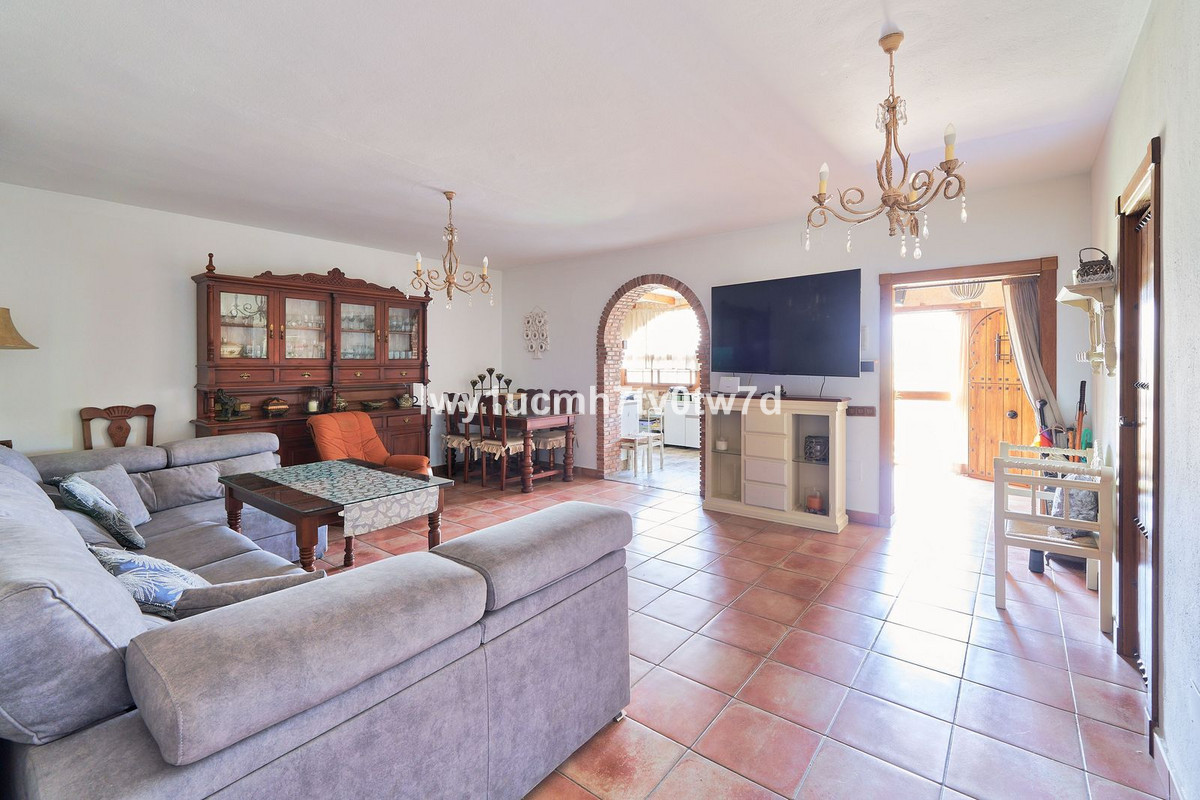 Se vende Villa - Chalet de 4 dormitorios en Costa Del Sol, Málaga, España
