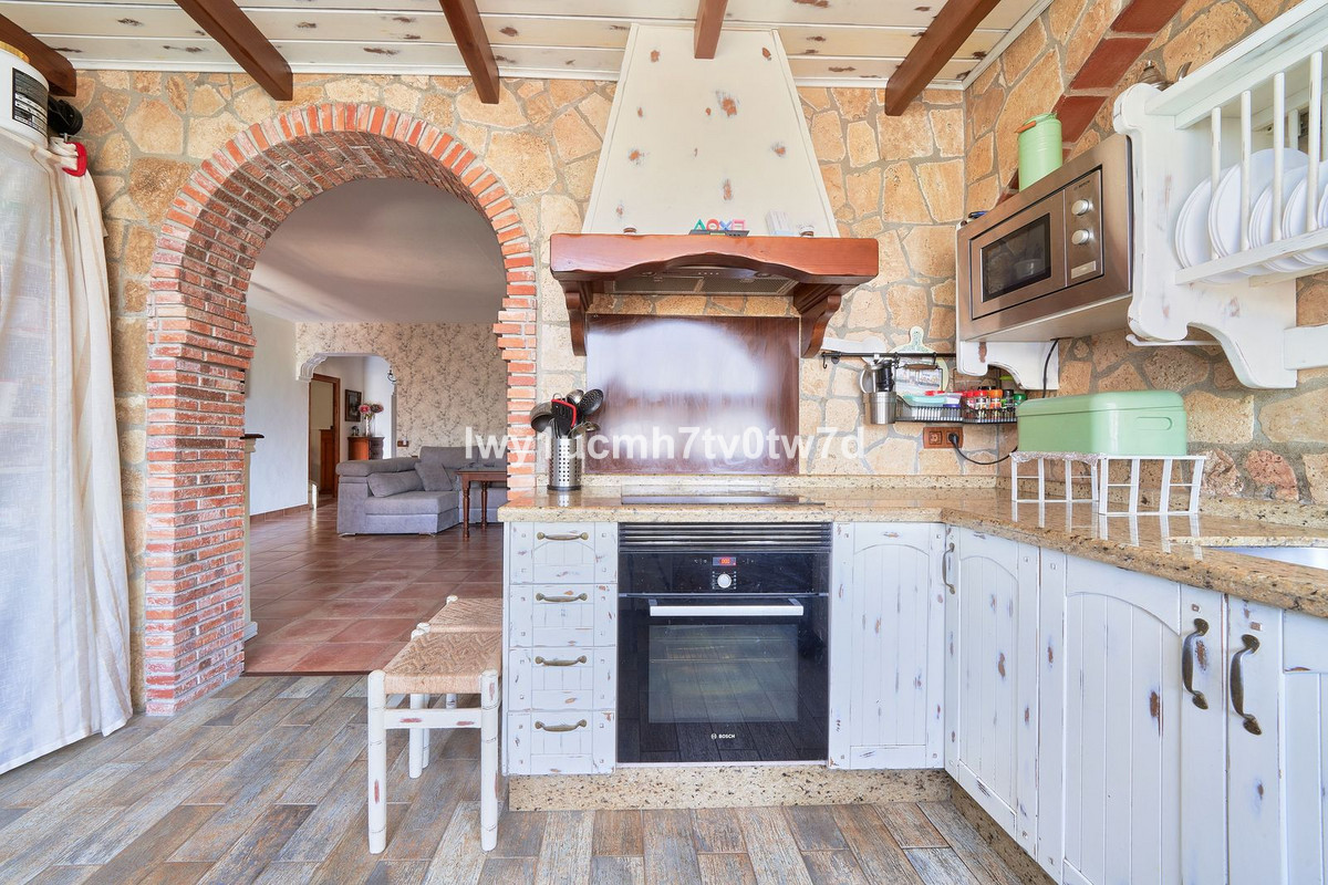 Se vende Villa - Chalet de 4 dormitorios en Costa Del Sol, Málaga, España