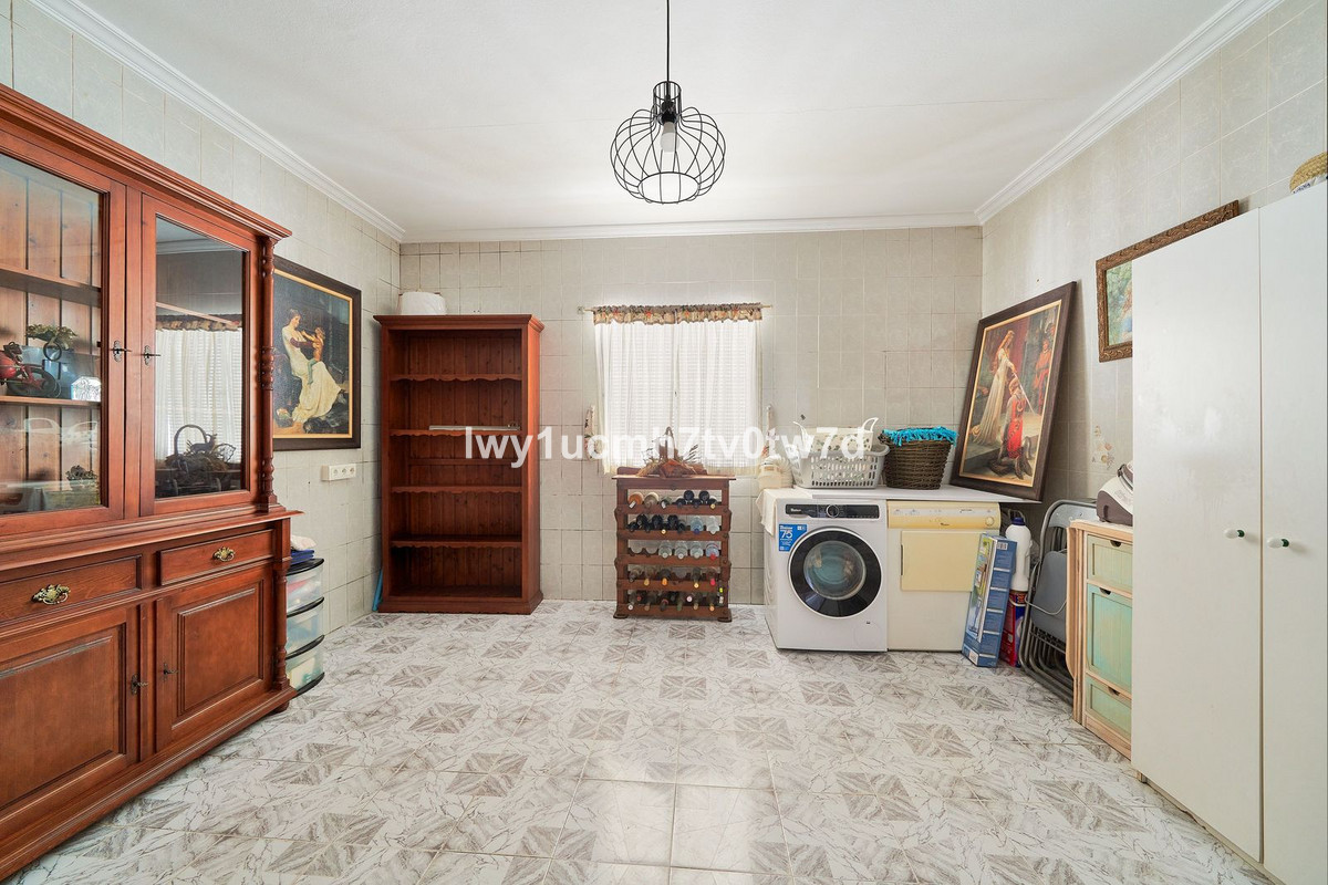 Se vende Villa - Chalet de 4 dormitorios en Costa Del Sol, Málaga, España