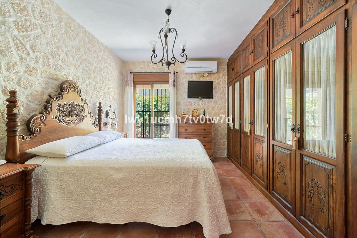 Se vende Villa - Chalet de 4 dormitorios en Costa Del Sol, Málaga, España
