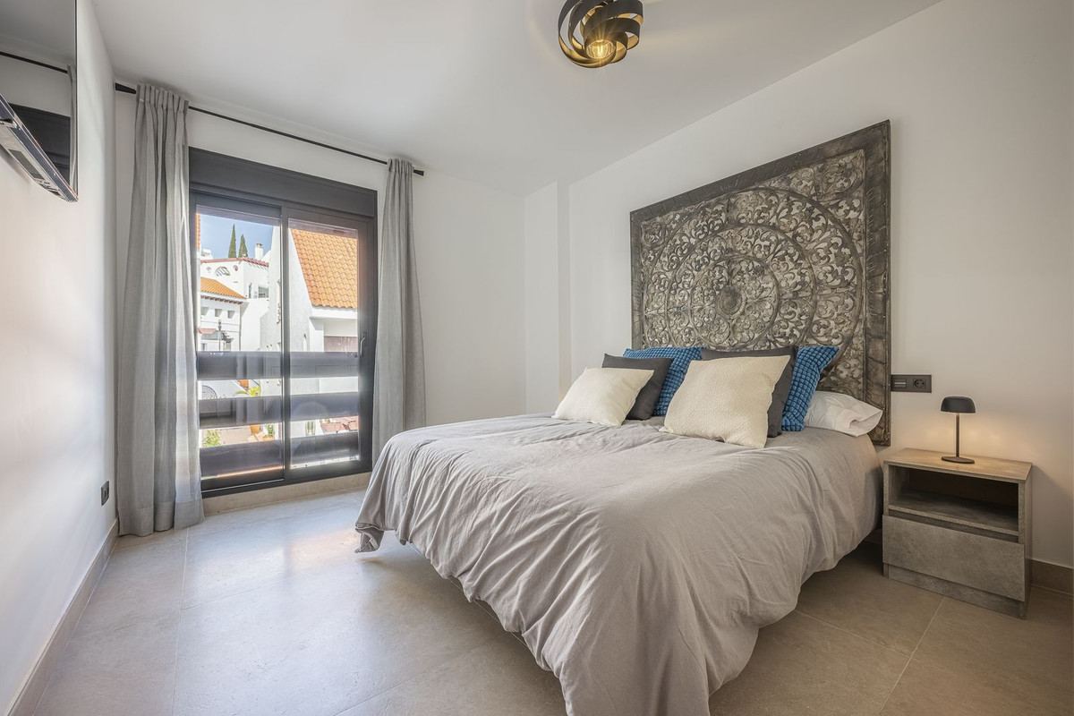 3 Bed Apartment for sale in Nueva Andalucía Costa Del Sol, Málaga, Spain