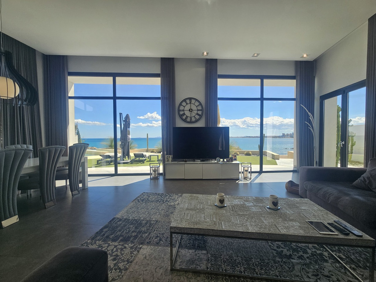 5 Bed Townhouse for sale in Cabo Roig Costa Blanca, Alicante, Spain