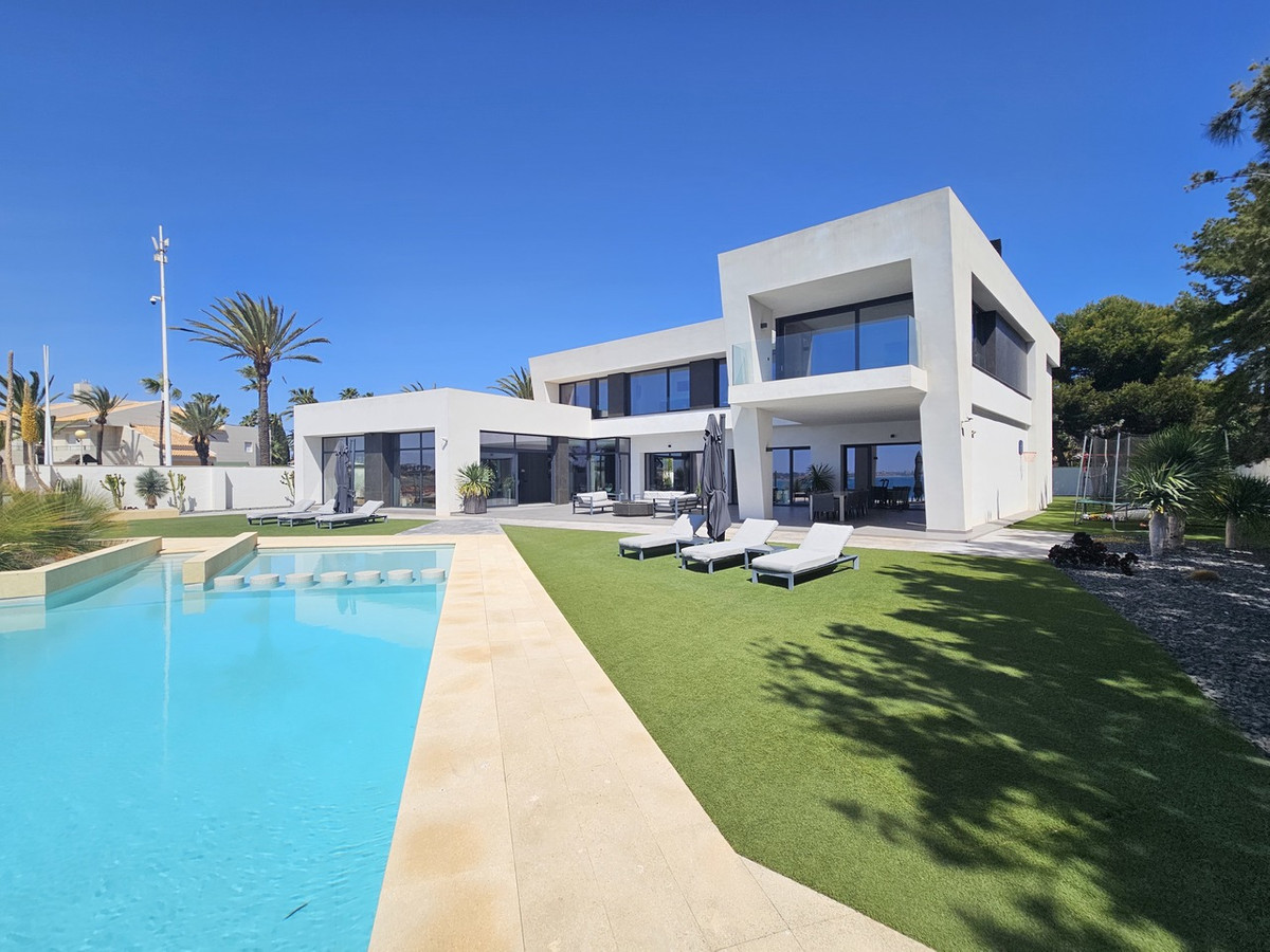 5 Bed Townhouse for sale in Cabo Roig Costa Blanca, Alicante, Spain