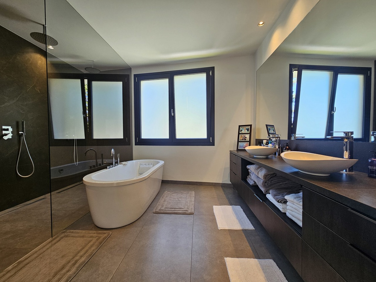 5 Bed Townhouse for sale in Cabo Roig Costa Blanca, Alicante, Spain