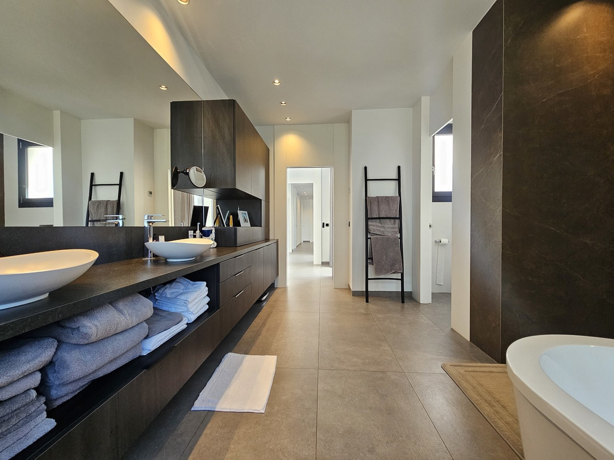 5 Bed Townhouse for sale in Cabo Roig Costa Blanca, Alicante, Spain