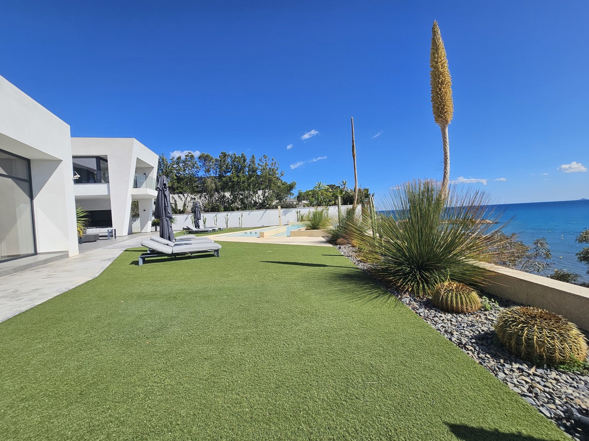 5 Bed Townhouse for sale in Cabo Roig Costa Blanca, Alicante, Spain