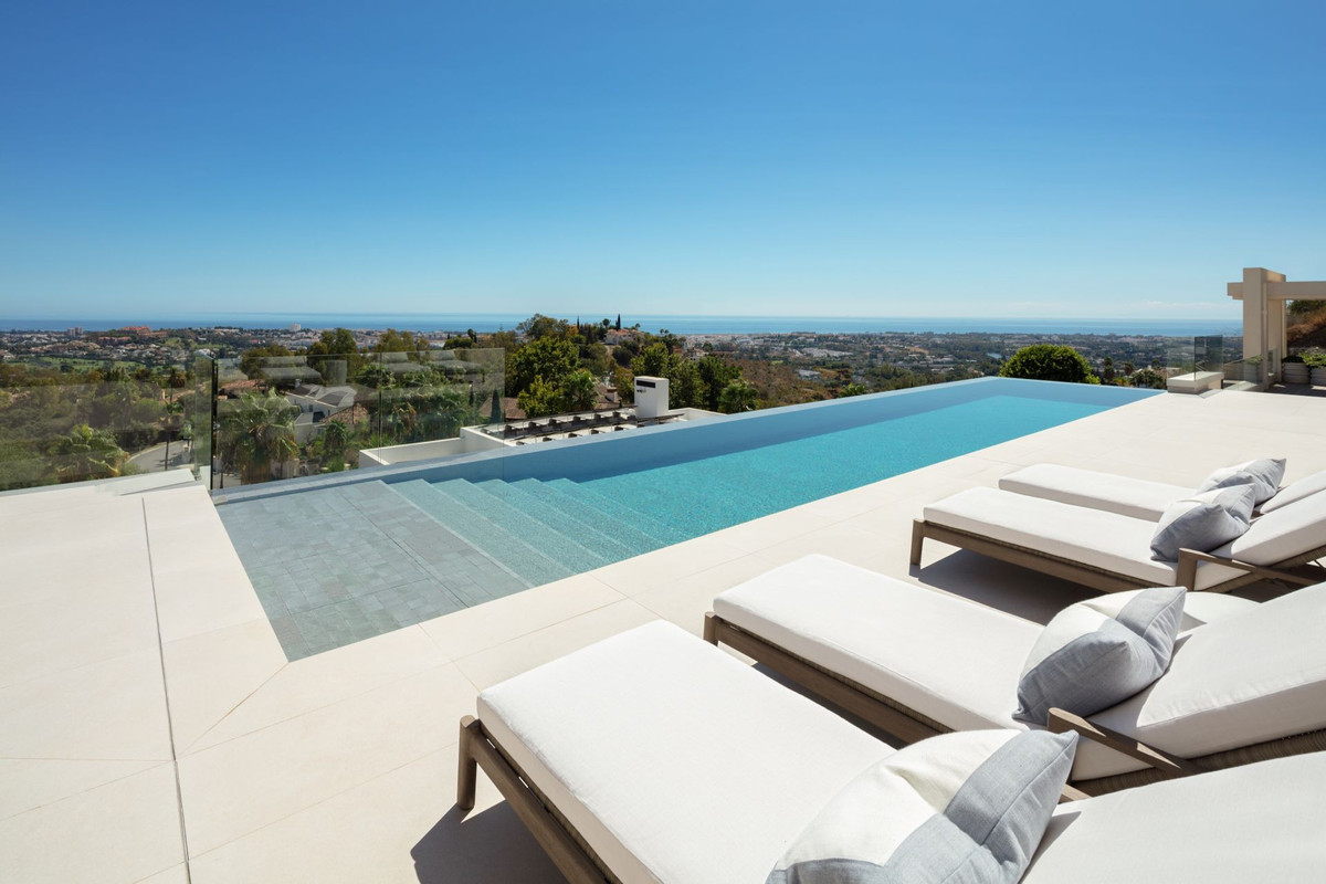 Se vende Villa - Chalet de 6 dormitorios en Costa Del Sol, Málaga, España