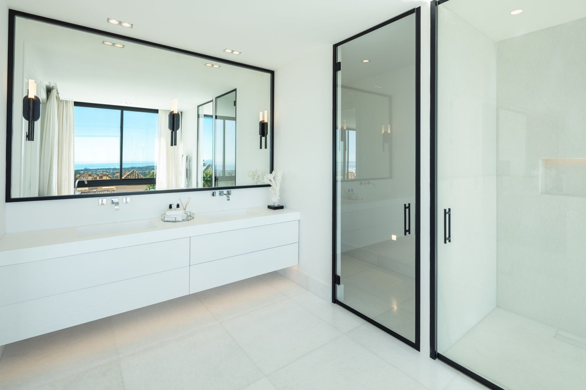 Se vende Villa - Chalet de 6 dormitorios en Costa Del Sol, Málaga, España