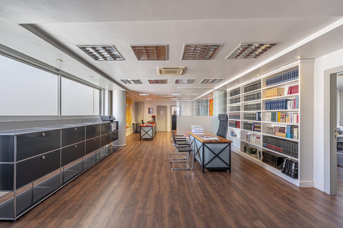 Commercial unit for sale in Guadalmina Alta Costa Del Sol, Málaga, Spain