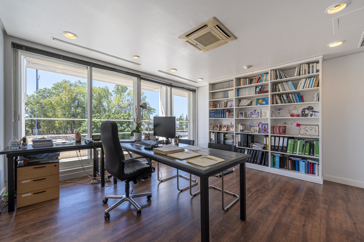 Commercial unit for sale in Guadalmina Alta Costa Del Sol, Málaga, Spain
