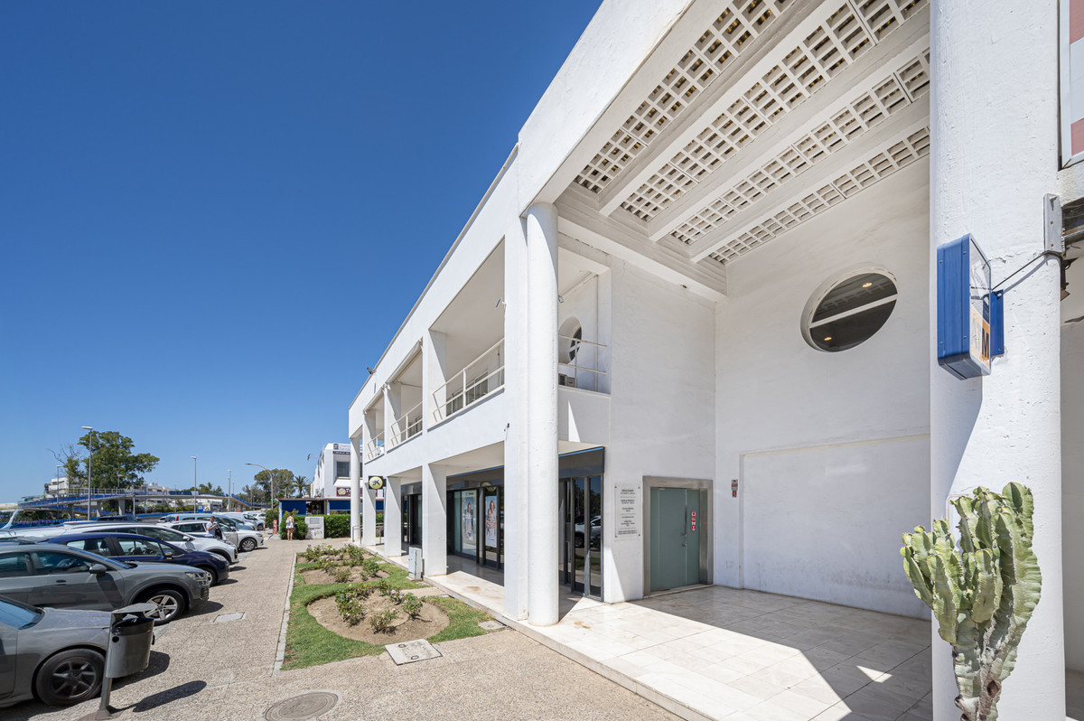 Commercial unit for sale in Guadalmina Alta Costa Del Sol, Málaga, Spain