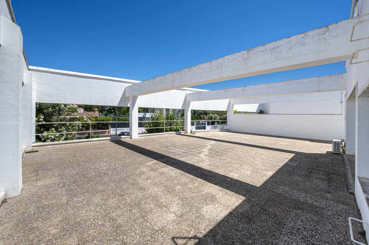 Commercial unit for sale in Guadalmina Alta Costa Del Sol, Málaga, Spain