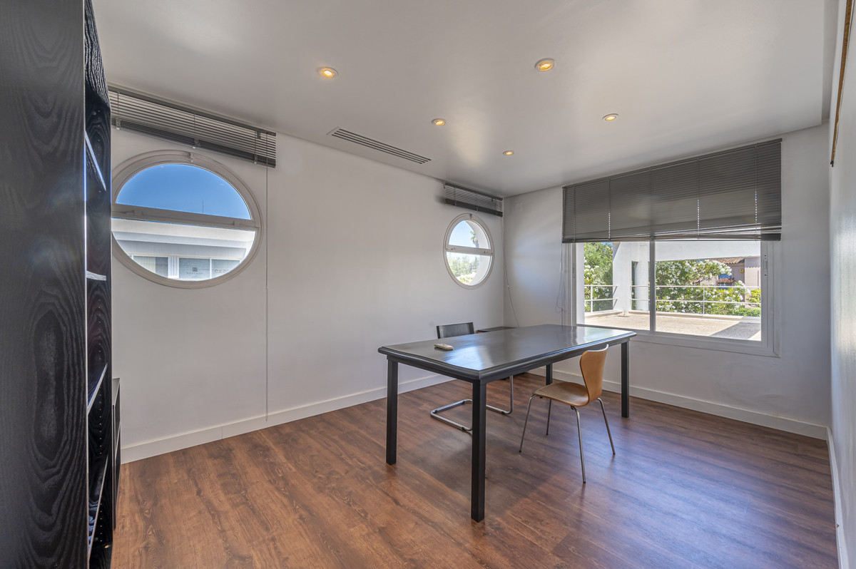 Commercial unit for sale in Guadalmina Alta Costa Del Sol, Málaga, Spain