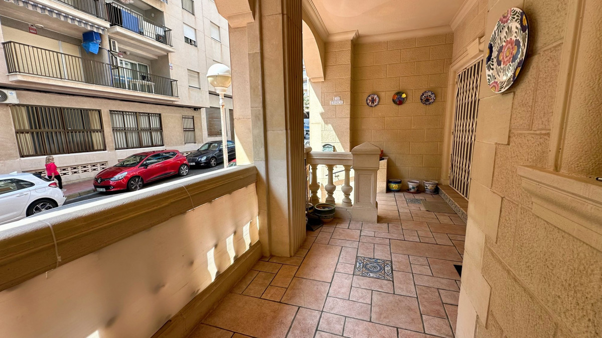 Se vende Apartamento Planta Baja de 3 dormitorios en Costa Blanca, Alicante, España
