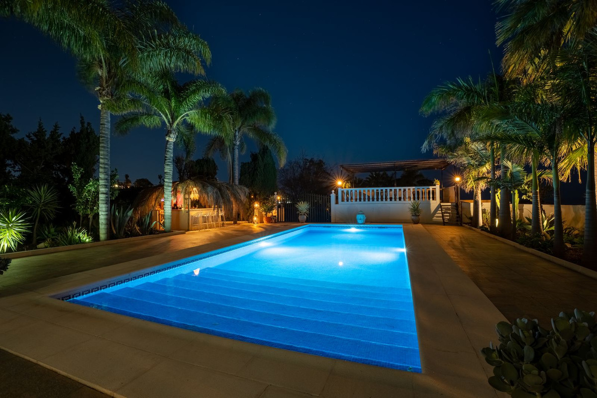6 Bed Townhouse for sale in Benalmadena Costa Del Sol, Málaga, Spain