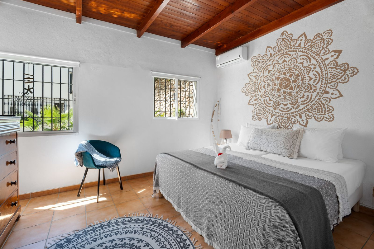 6 Bed Townhouse for sale in Benalmadena Costa Del Sol, Málaga, Spain