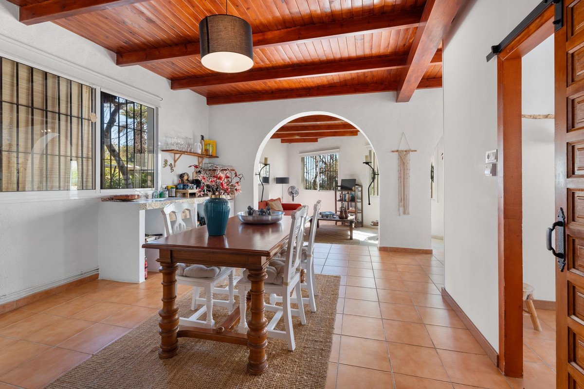 6 Bed Townhouse for sale in Benalmadena Costa Del Sol, Málaga, Spain