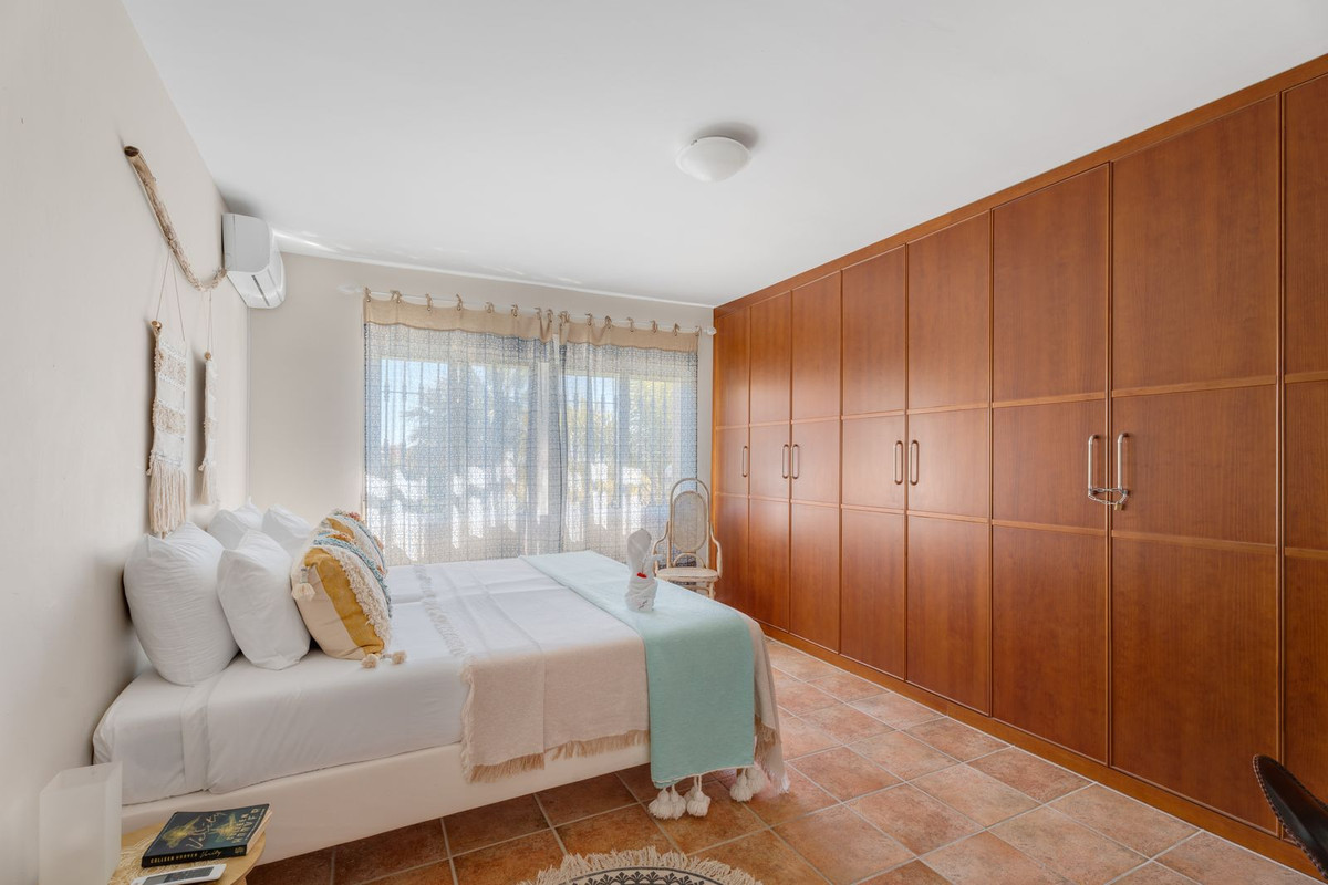 6 Bed Townhouse for sale in Benalmadena Costa Del Sol, Málaga, Spain