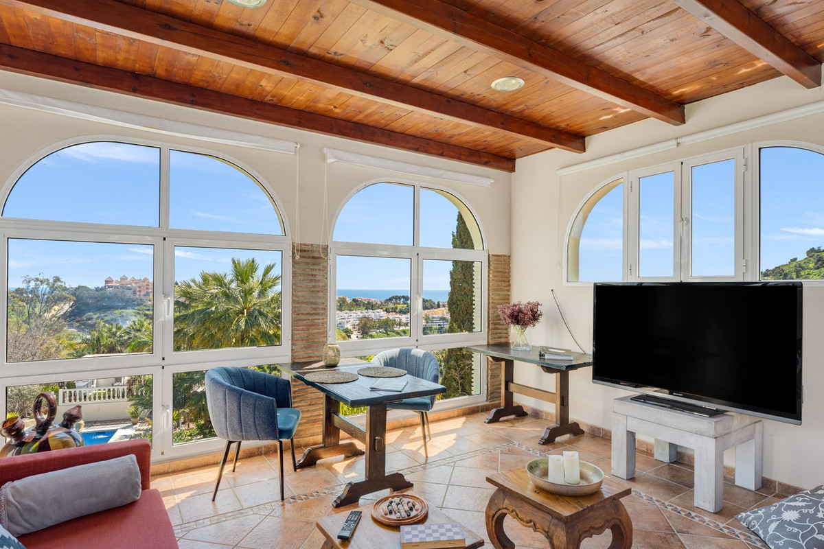 6 Bed Townhouse for sale in Benalmadena Costa Del Sol, Málaga, Spain