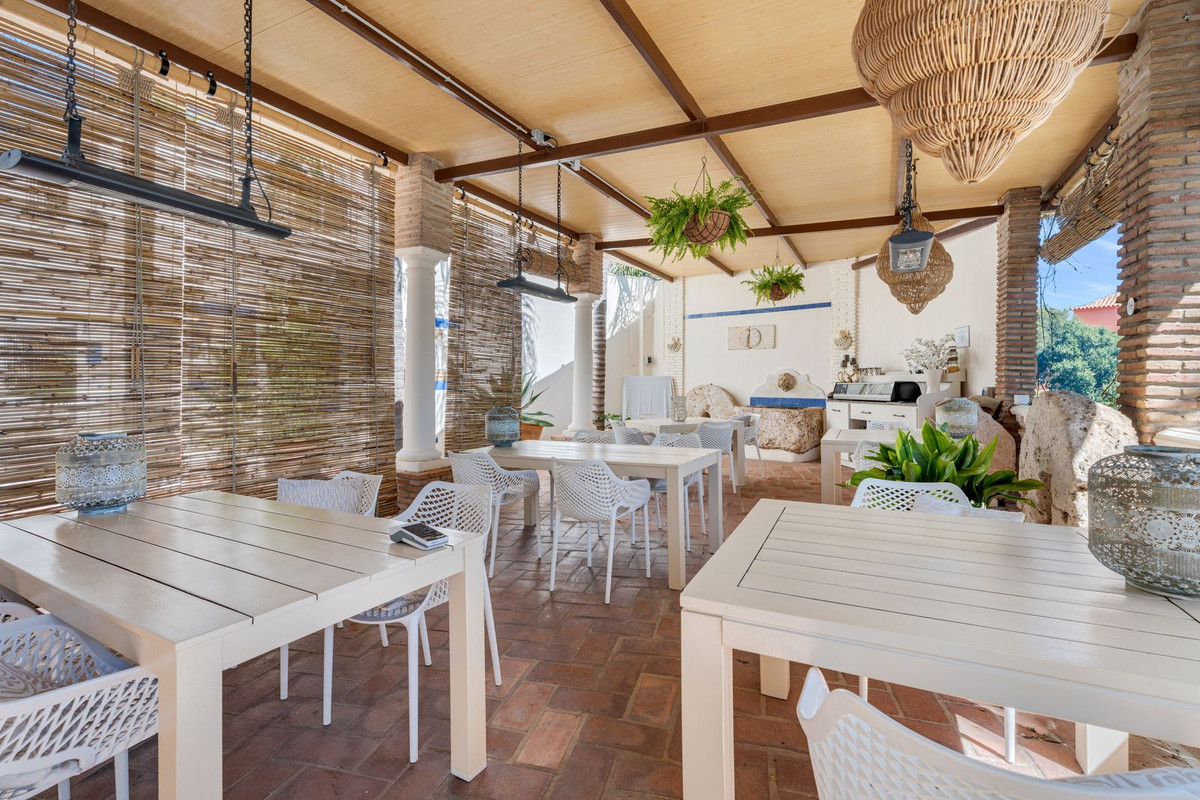 6 Bed Townhouse for sale in Benalmadena Costa Del Sol, Málaga, Spain