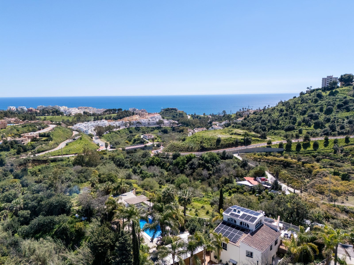 6 Bed Townhouse for sale in Benalmadena Costa Del Sol, Málaga, Spain