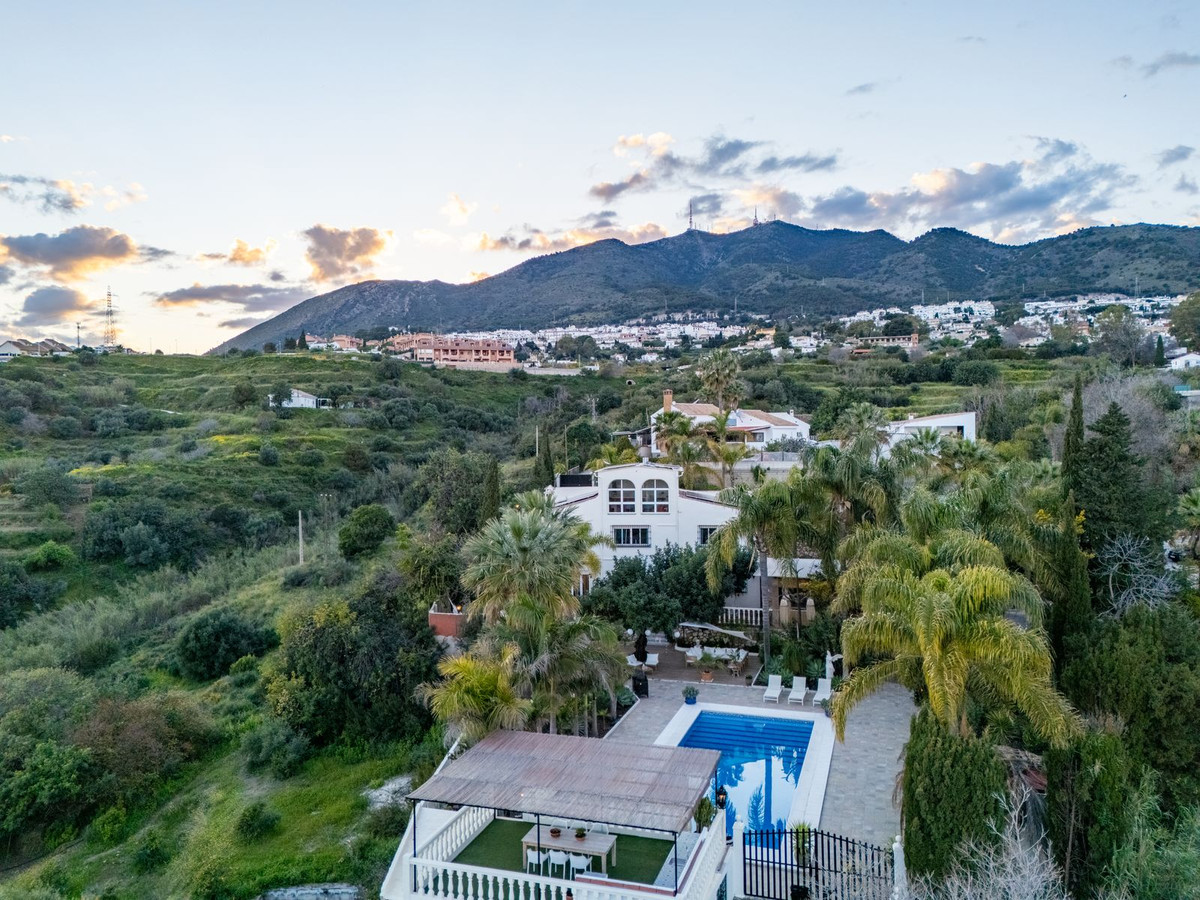 6 Bed Townhouse for sale in Benalmadena Costa Del Sol, Málaga, Spain