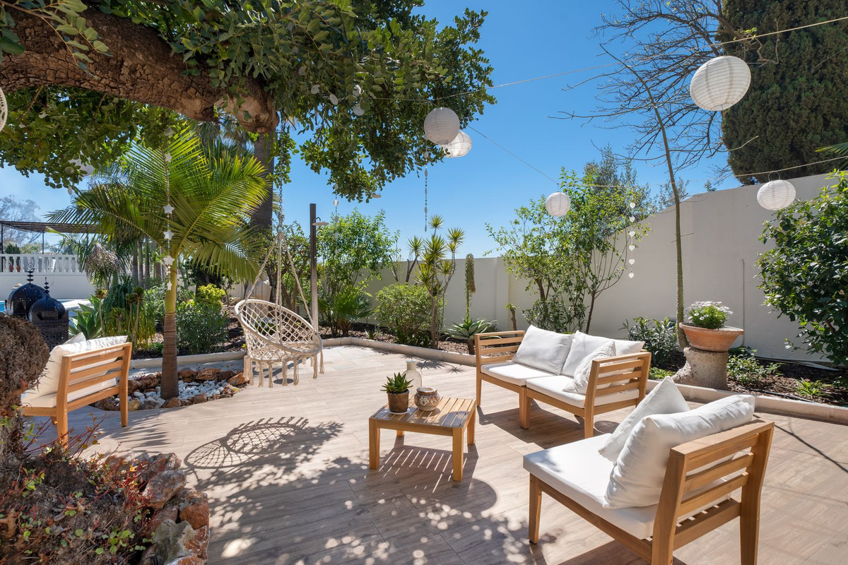 6 Bed Townhouse for sale in Benalmadena Costa Del Sol, Málaga, Spain