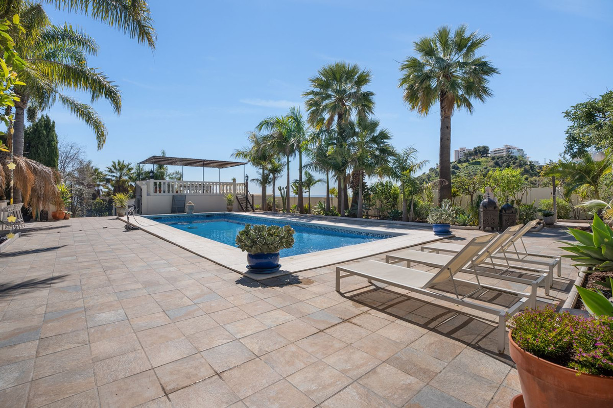 6 Bed Townhouse for sale in Benalmadena Costa Del Sol, Málaga, Spain
