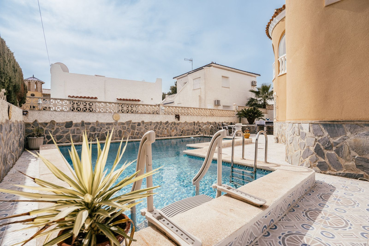 4 Bed Townhouse for sale in Villamartin Costa Blanca, Alicante, Spain