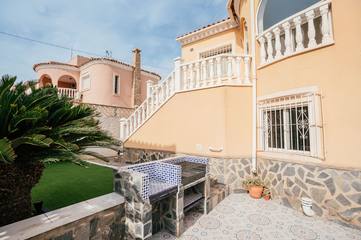 4 Bed Townhouse for sale in Villamartin Costa Blanca, Alicante, Spain