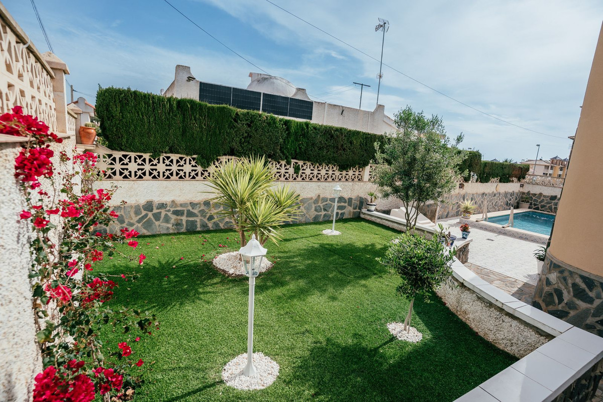 4 Bed Townhouse for sale in Villamartin Costa Blanca, Alicante, Spain