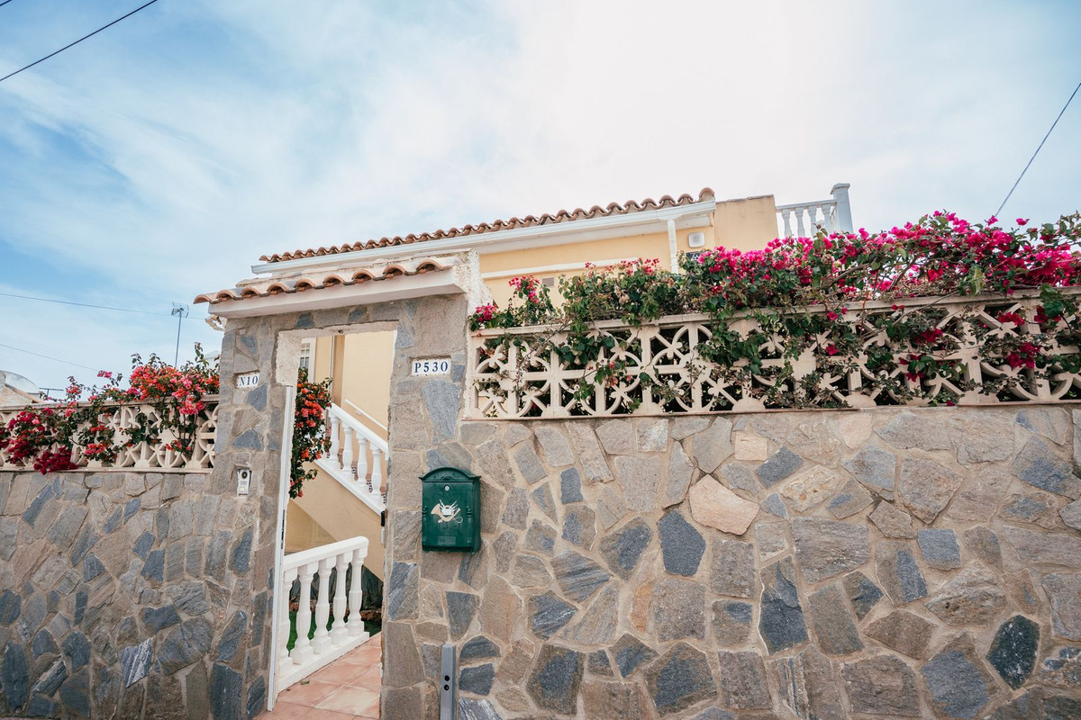 4 Bed Townhouse for sale in Villamartin Costa Blanca, Alicante, Spain