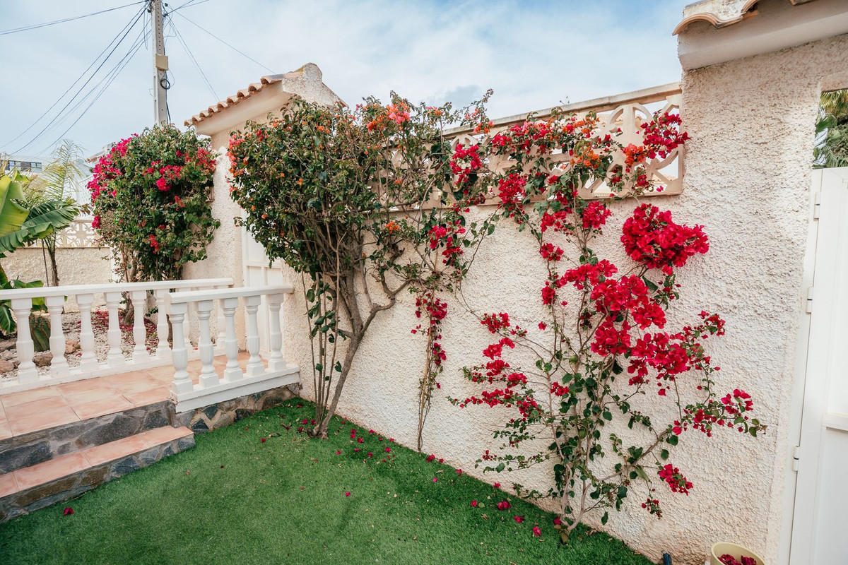 4 Bed Townhouse for sale in Villamartin Costa Blanca, Alicante, Spain