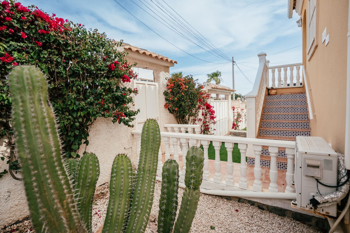 4 Bed Townhouse for sale in Villamartin Costa Blanca, Alicante, Spain