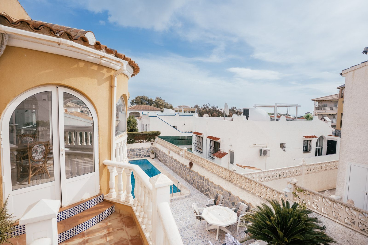 4 Bed Townhouse for sale in Villamartin Costa Blanca, Alicante, Spain