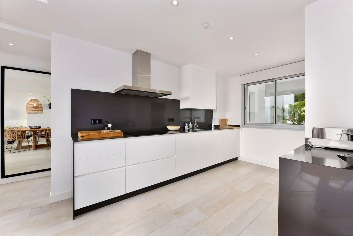 2 Bed Apartment for sale in Casares Costa Del Sol, Málaga, Spain