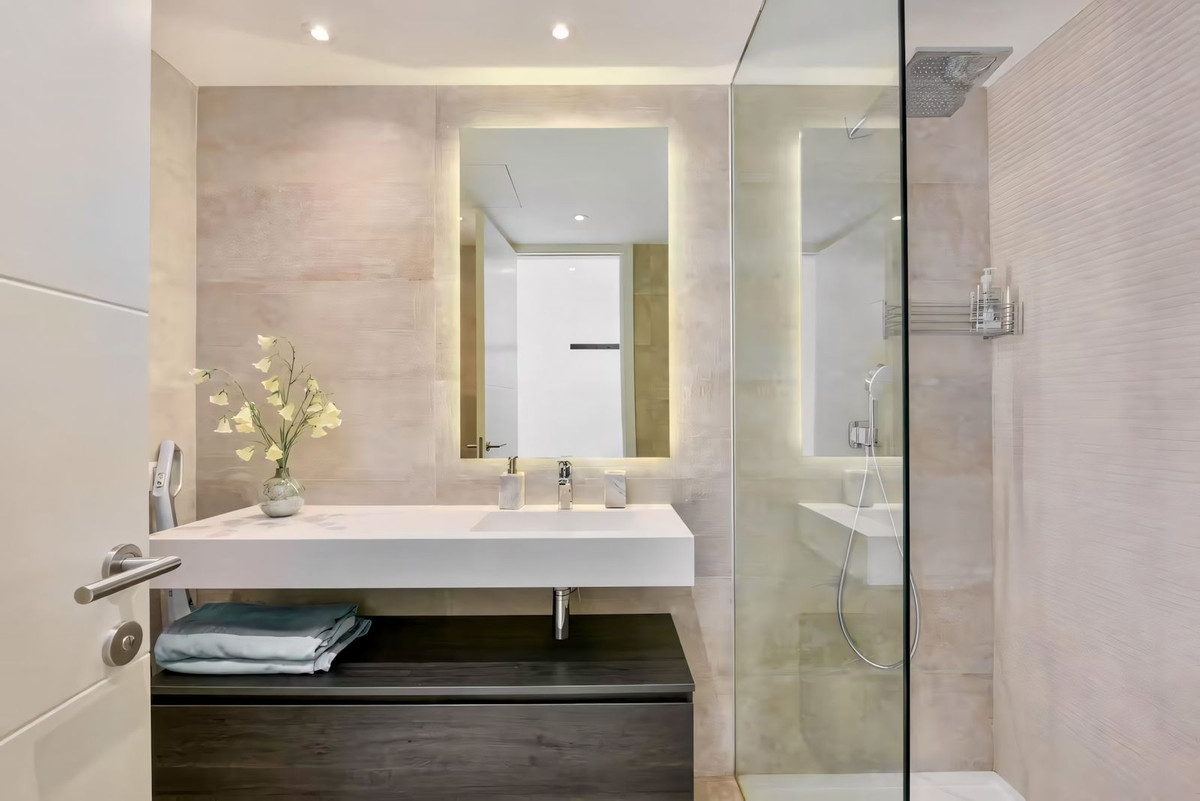 2 Bed Apartment for sale in Casares Costa Del Sol, Málaga, Spain