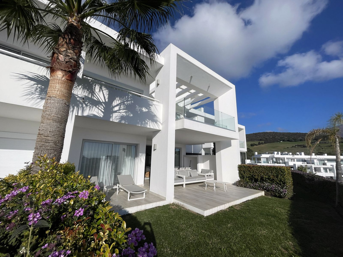2 Bed Apartment for sale in Casares Costa Del Sol, Málaga, Spain
