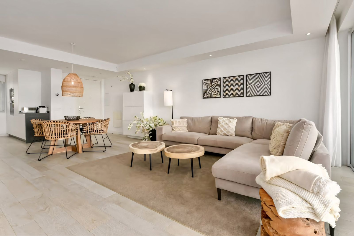 2 Bed Apartment for sale in Casares Costa Del Sol, Málaga, Spain