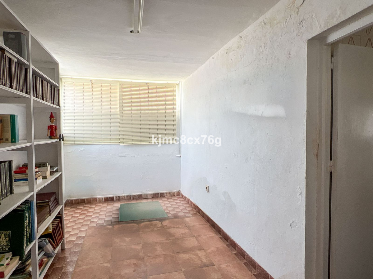 5 Bed Townhouse for sale in Marbella Costa Del Sol, Málaga, Spain