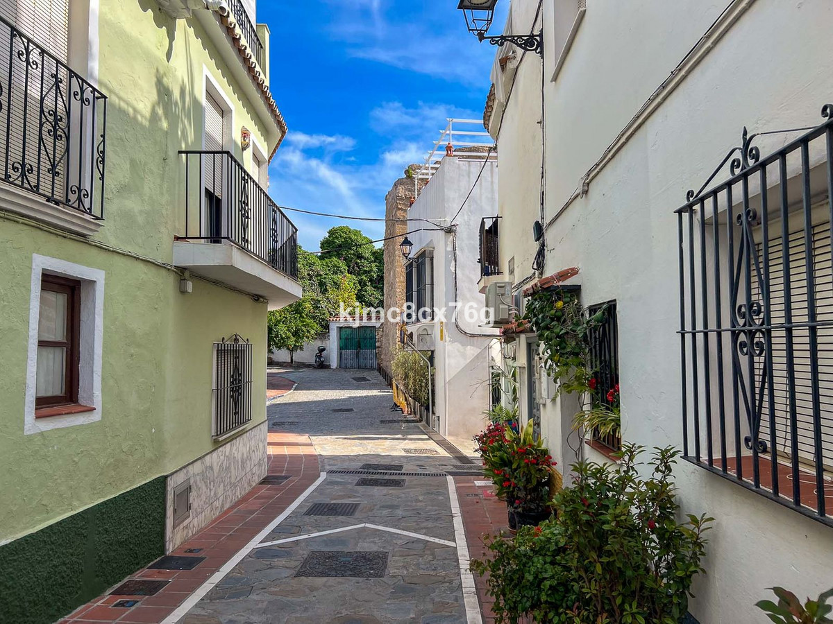 5 Bed Townhouse for sale in Marbella Costa Del Sol, Málaga, Spain