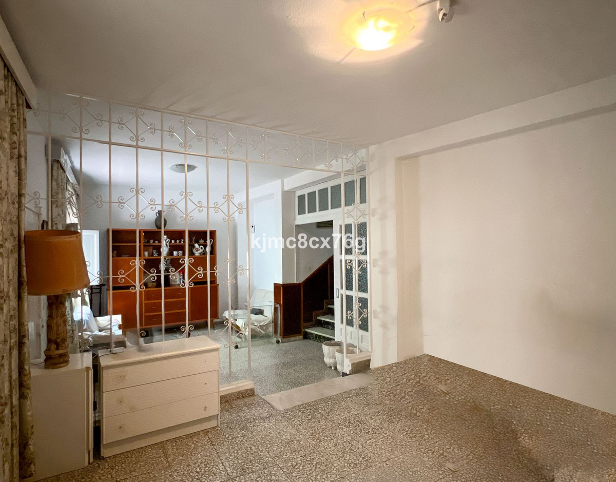 5 Bed Townhouse for sale in Marbella Costa Del Sol, Málaga, Spain