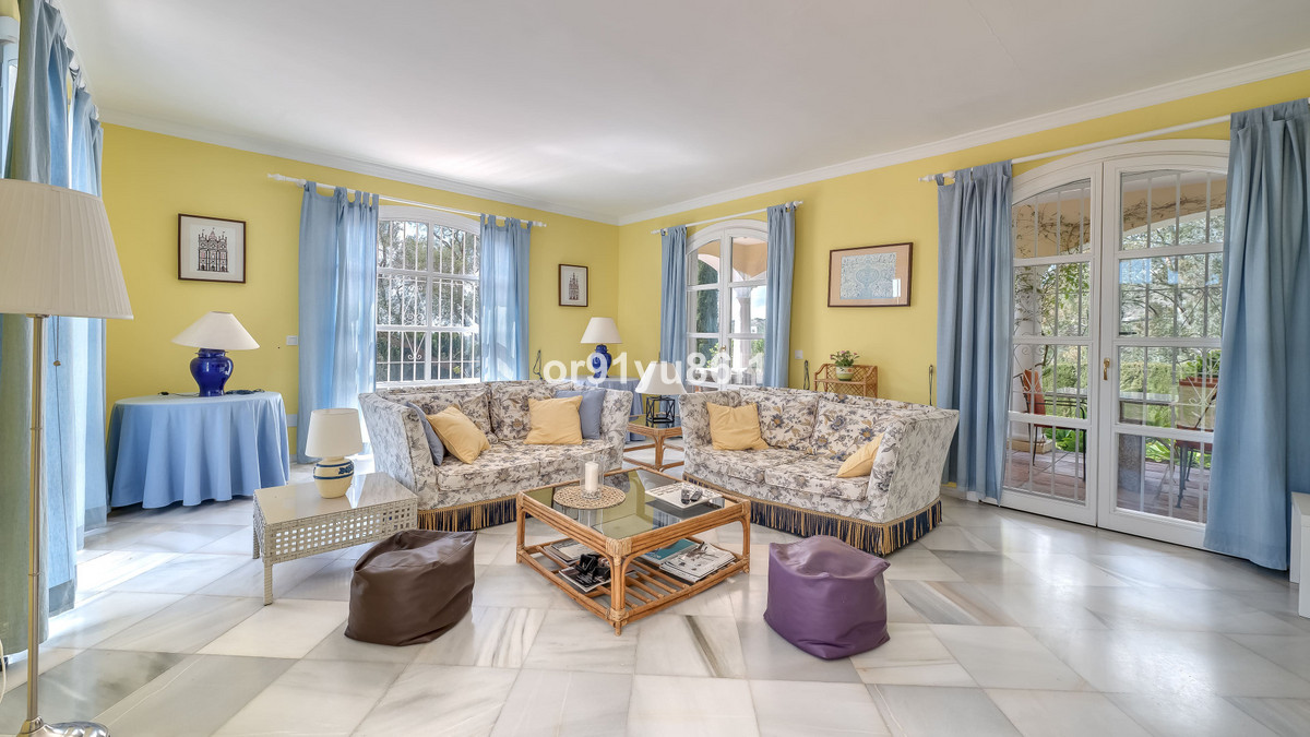 3 Bed Townhouse for sale in Benahavís Costa Del Sol, Málaga, Spain