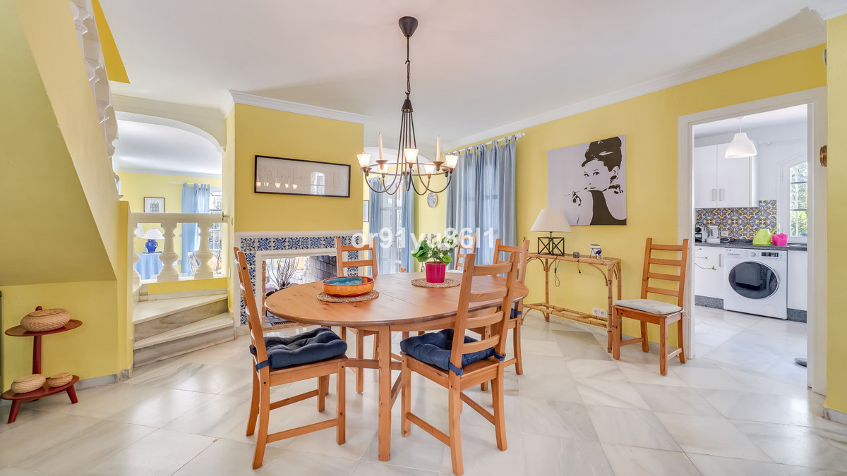 3 Bed Townhouse for sale in Benahavís Costa Del Sol, Málaga, Spain